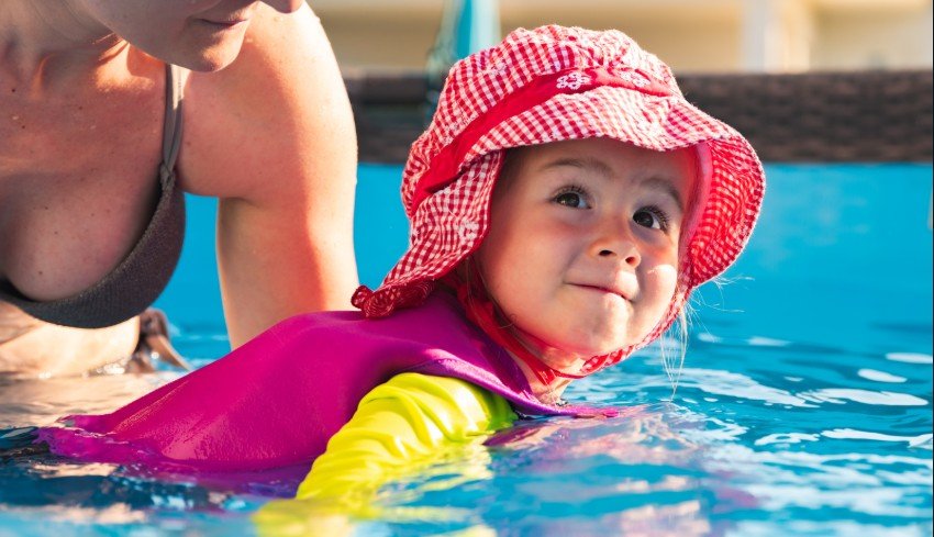 How to Teach a Toddler to Swim
