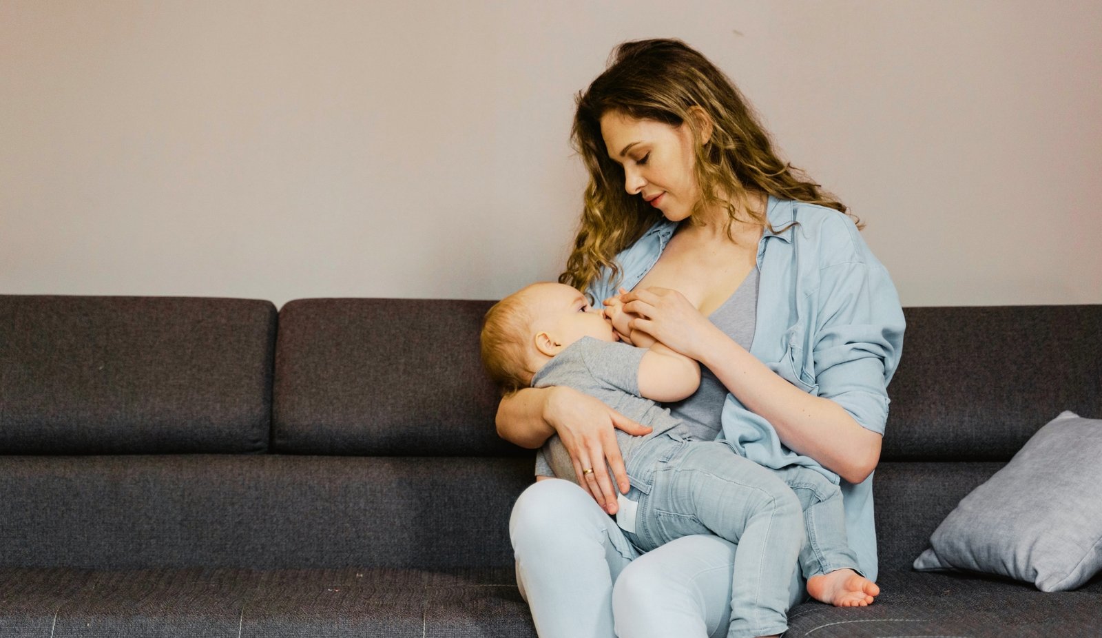 Signs of Returning Fertility While Breastfeeding