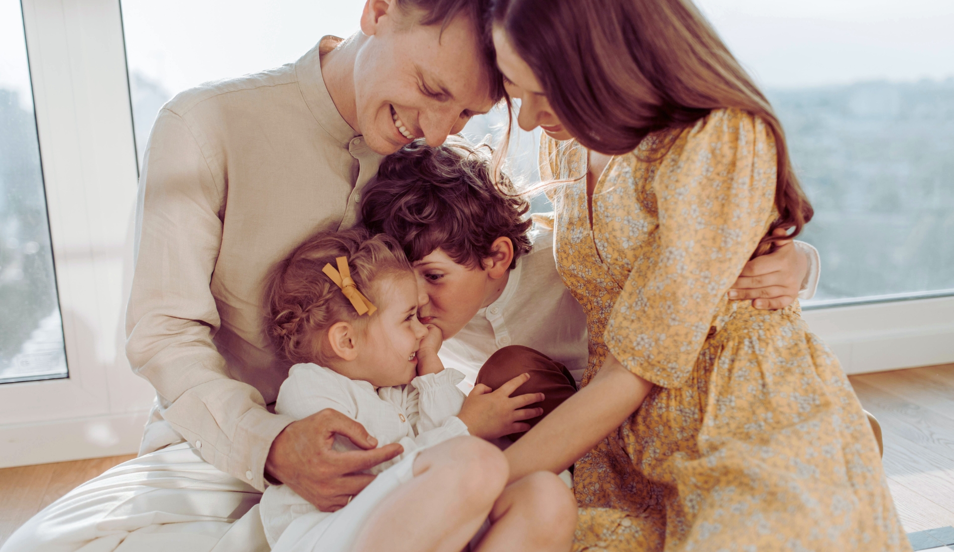 7 Powerful Ways to Strengthen Family Relationships (Tested)