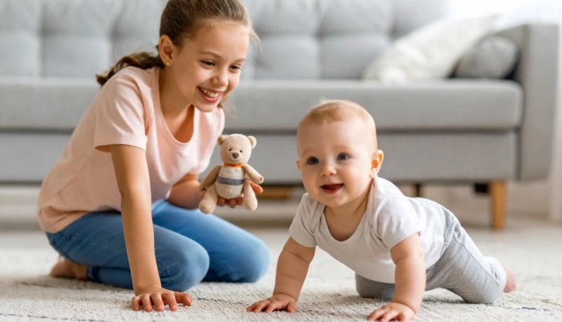 when do infants start crawling when do infants begin to crawl when can infants crawl at what age do infants crawl Normal Age for Crawling crawling age milestone age infants crawl crawling age